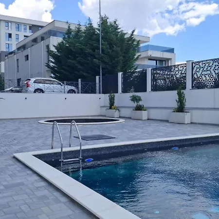 Ema Del Mar - Meraki Mamaia Aparthotel